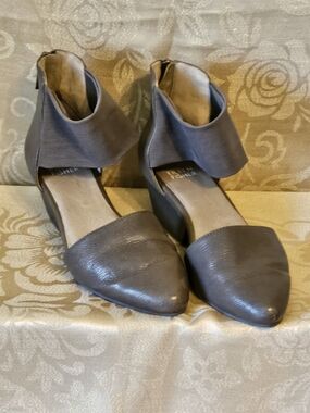Eileen Fisher Gray Leather Pointed-Toe D'Orsay Flats
